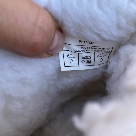 NWOB Koolabura by UGG Koola Mini boots in Coast Blur size 4 kids - Picture 14 of 15